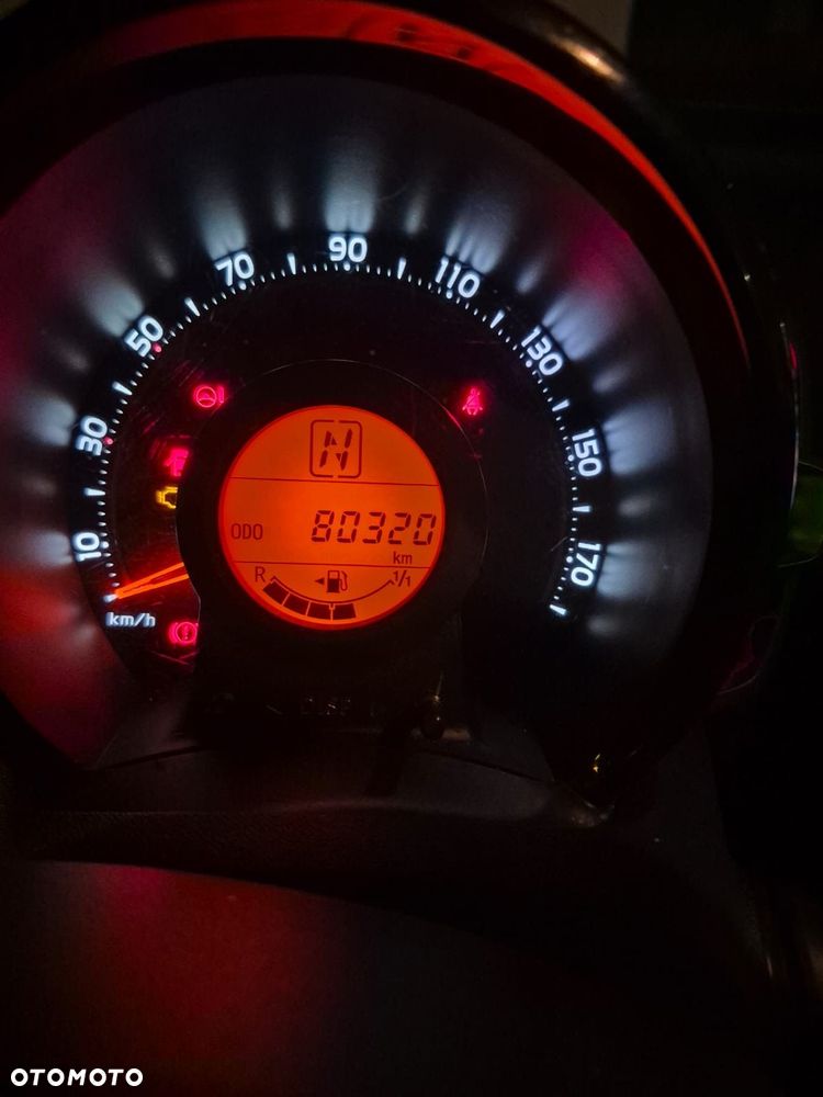 Toyota Aygo x.shift x-play connect - 9