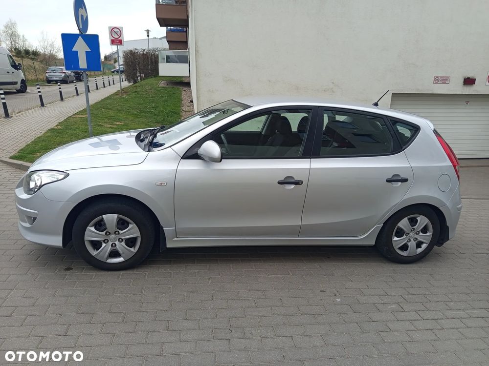 Hyundai i30 1.6 CRDi Base + - 7