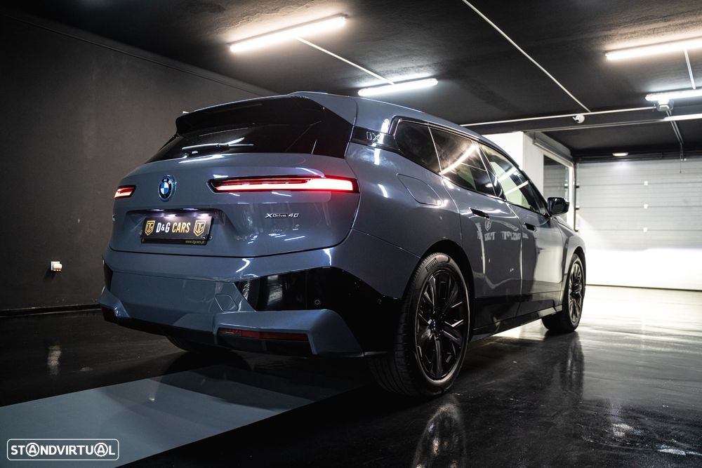 BMW iX xDrive 40 Pack Desportivo - 27