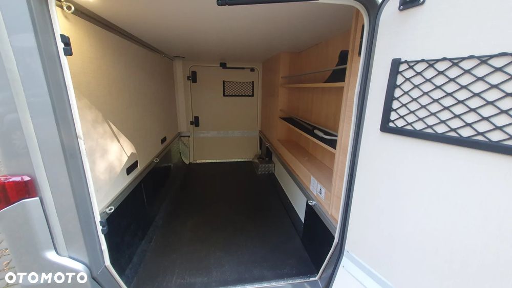 Mercedes-Benz camper Hymer B 580 - 32