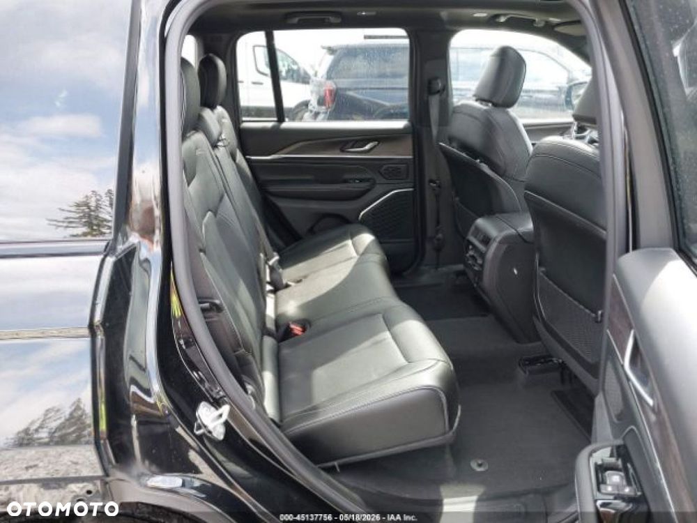Jeep Grand Cherokee - 8