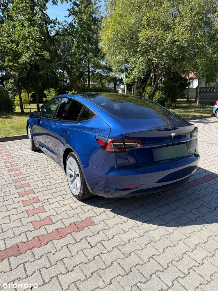 Tesla Model 3 - 3