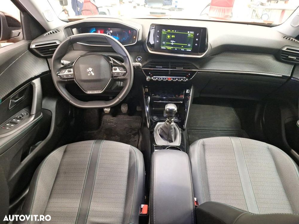 Peugeot 2008 1.2 L PureTech STT Allure - 7