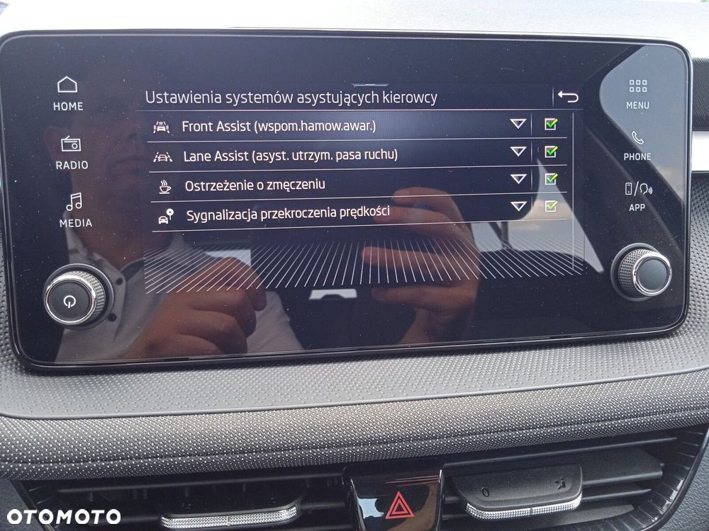 Skoda Fabia 1.0 TSI Selection DSG - 24