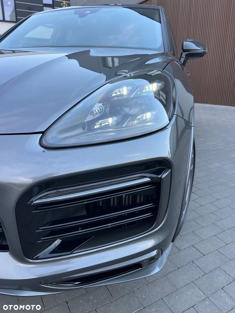 Porsche Cayenne - 8