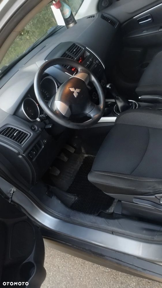 Mitsubishi ASX - 8