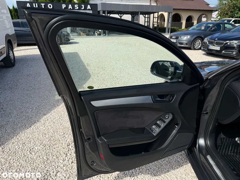 Audi A4 Avant 2.0 TDI ultra S tronic sport - 17