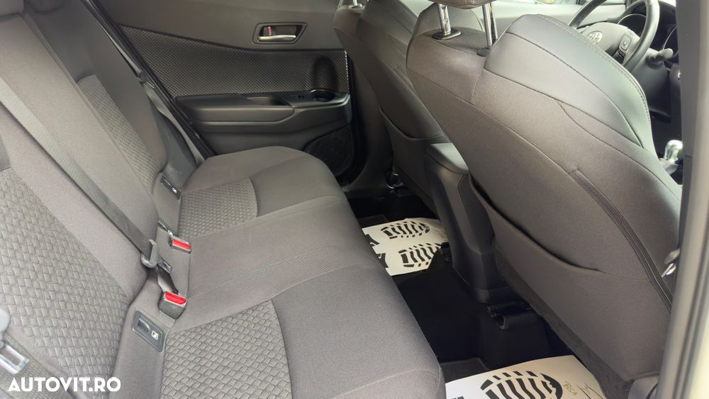 Toyota C-HR 2.0 Hybrid Team Deutschland - 12