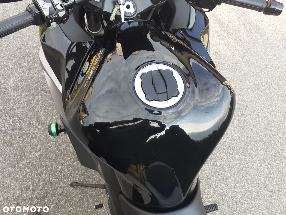 Kawasaki Ninja 1000 SX - 5