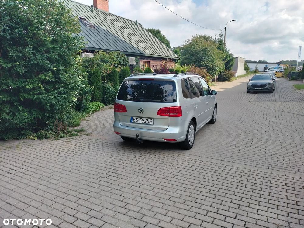 Volkswagen Touran 2.0 TDI DPF BlueMotion Technology Comfortline - 4