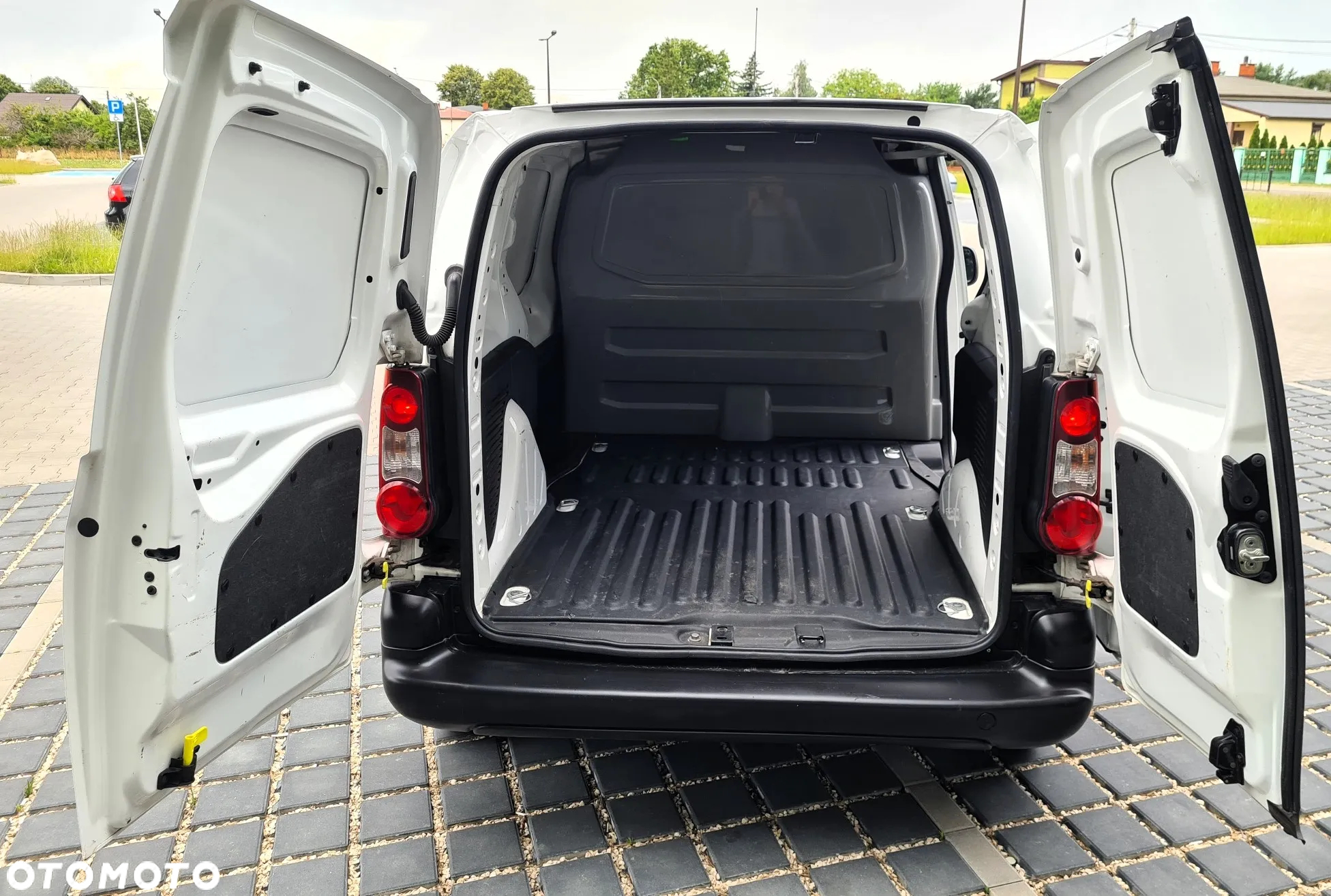 Peugeot Partner Berlingo - 16