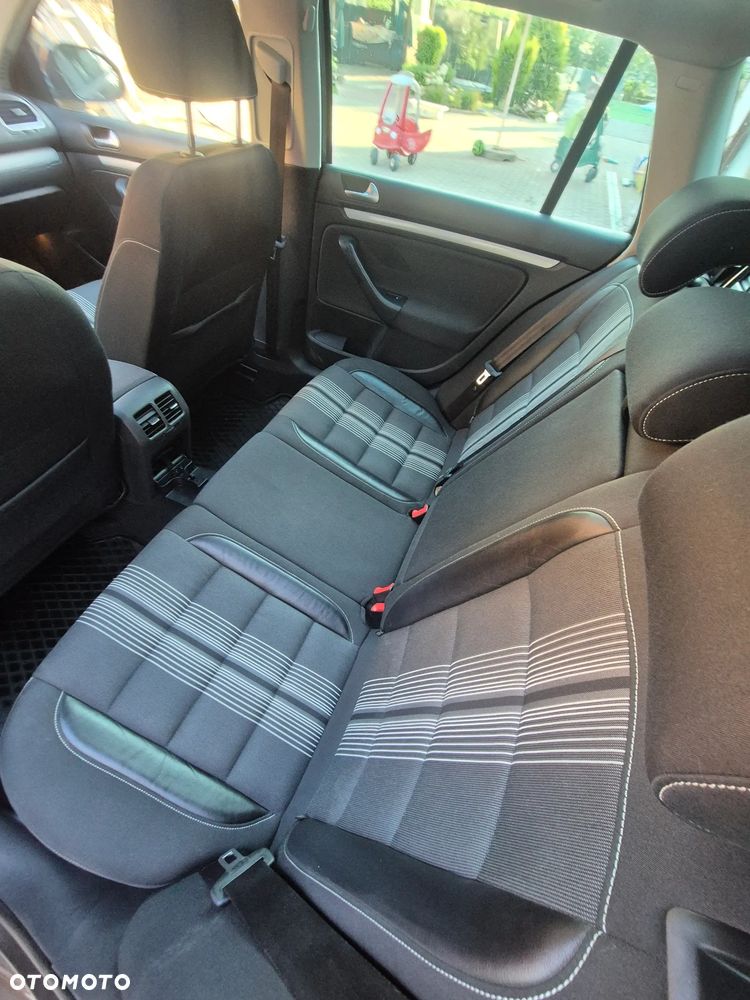 Volkswagen Golf - 21