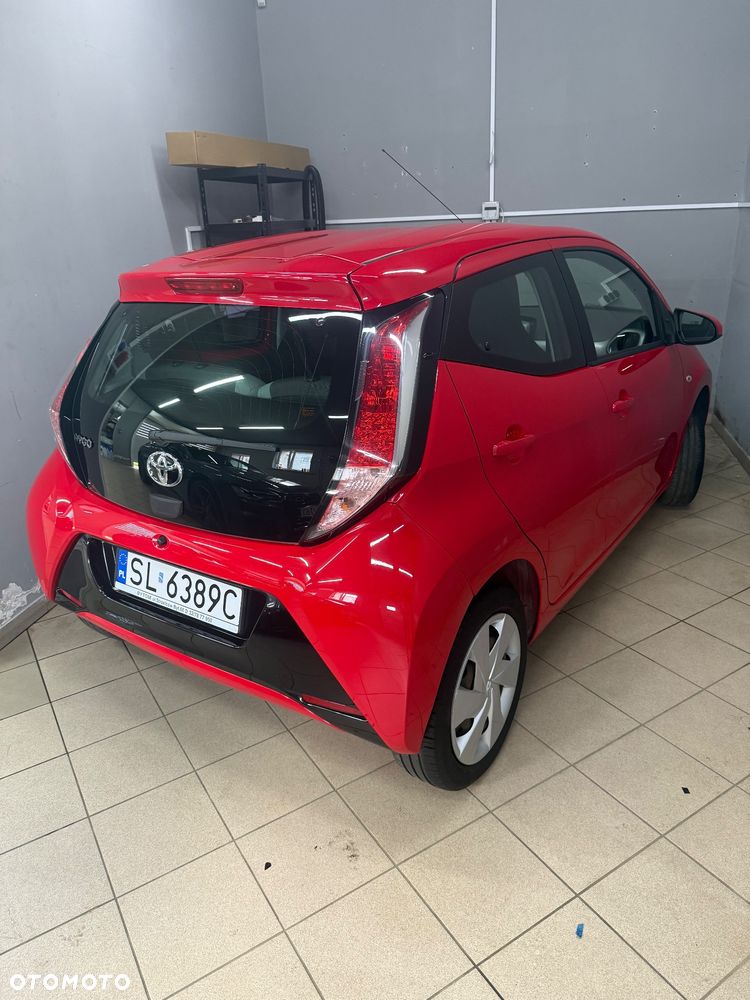 Toyota Aygo x-play - 1