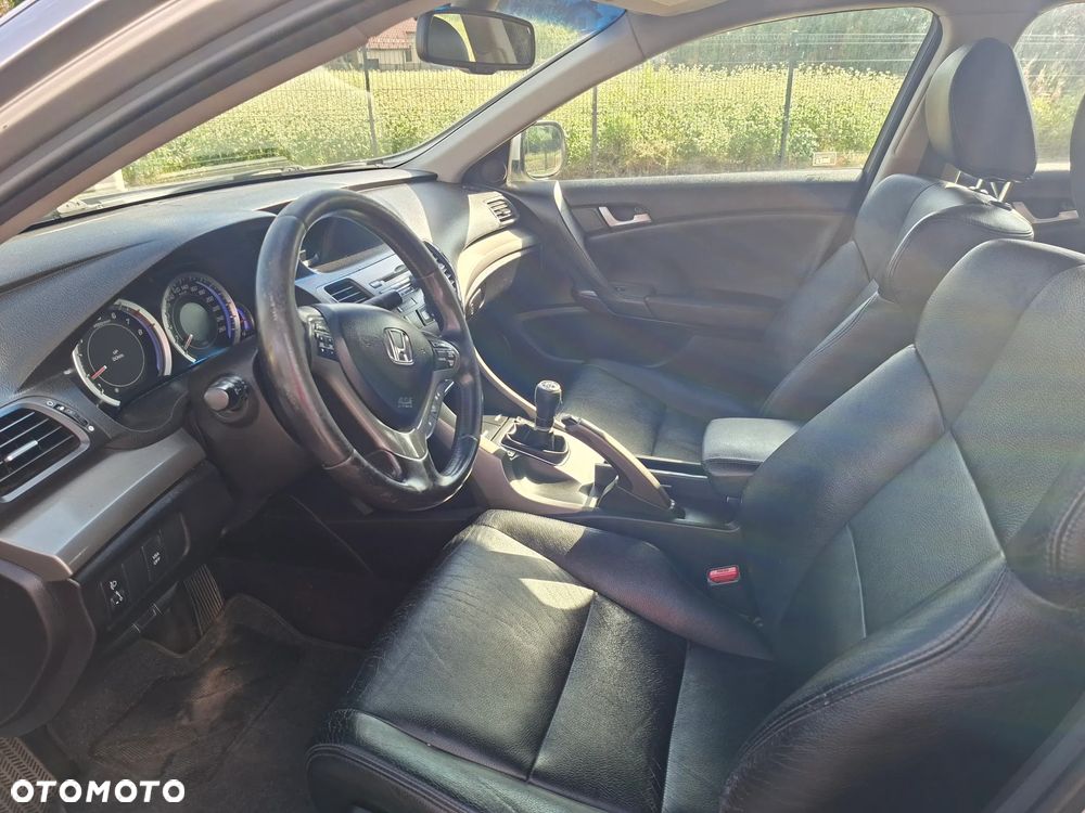 Honda Accord 2.0 Executive - 15