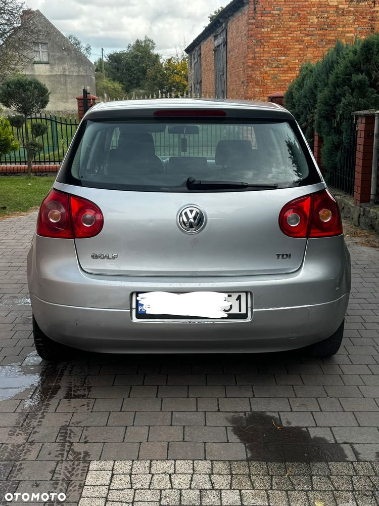 Volkswagen Golf - 6