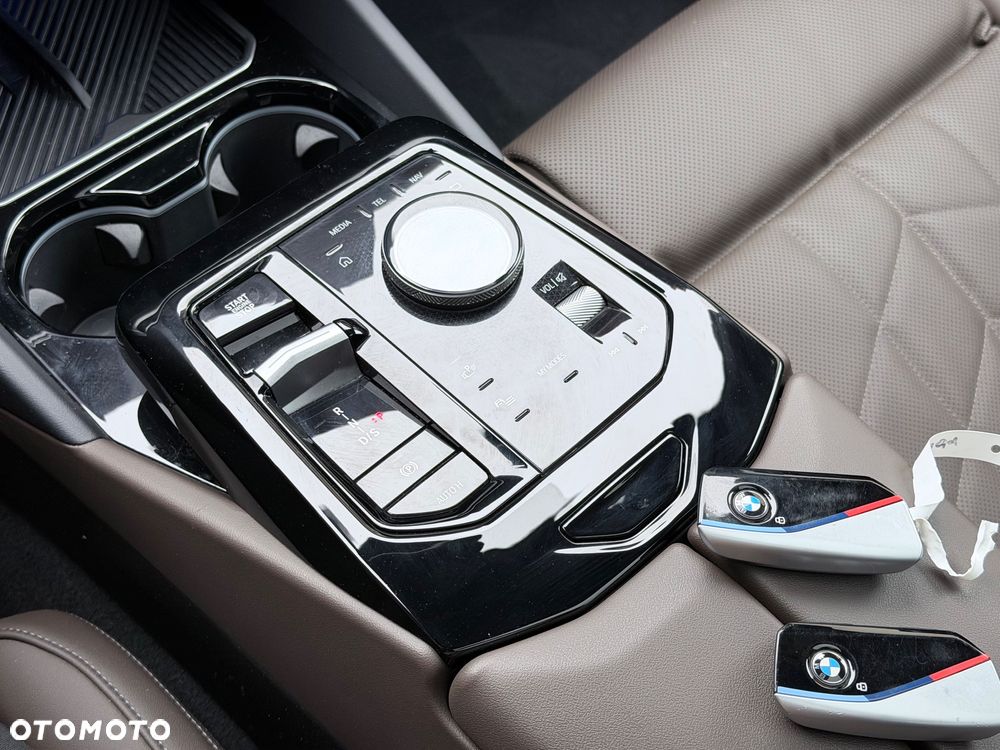 BMW Seria 5 520d - 39