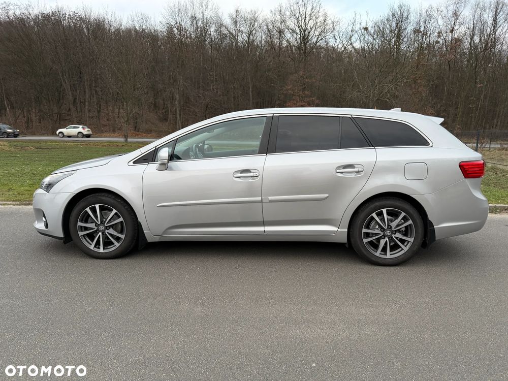 Toyota Avensis Touring Sports 1.8 Business Edition - 9