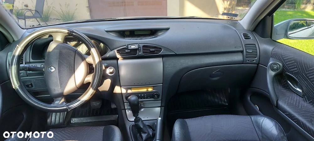 Renault Laguna 1.8 Privilege - 11
