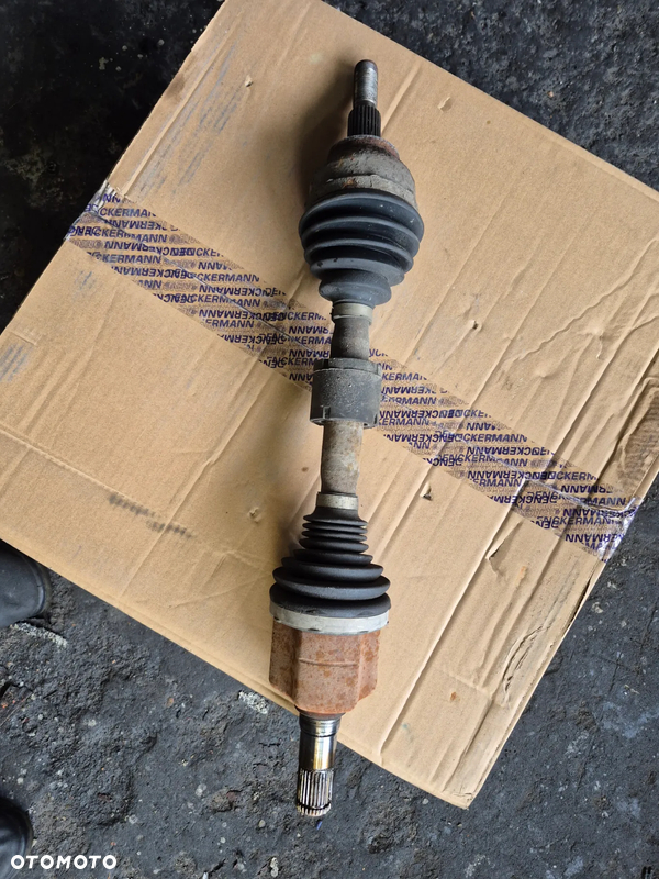 PÓŁOŚ LEWA KRÓTKA FOCUS MK3 2.0 TDCI POWERSHIFT
