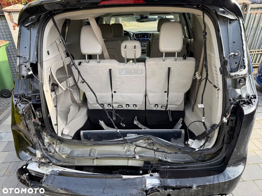 Chrysler Pacifica - 9