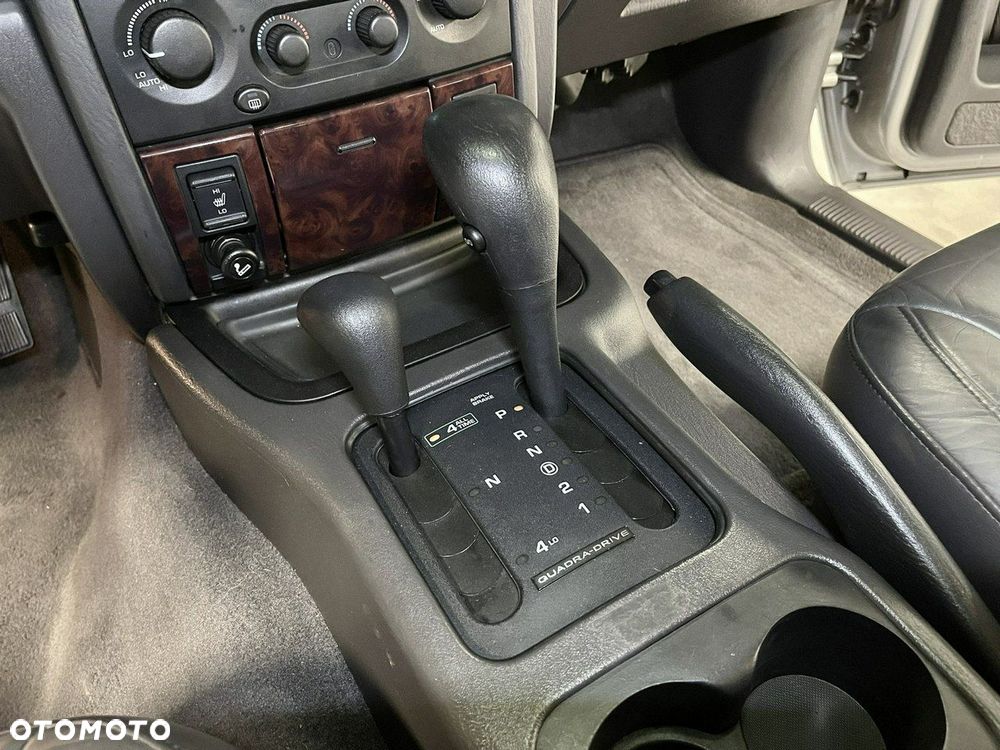 Jeep Grand Cherokee - 22