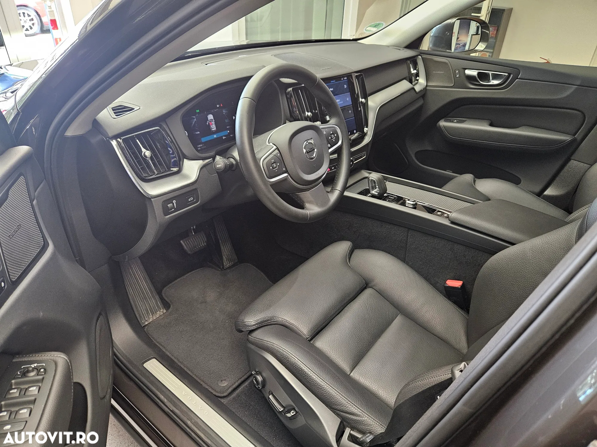 Volvo XC 60 B4 D Geartronic Momentum Pro - 8