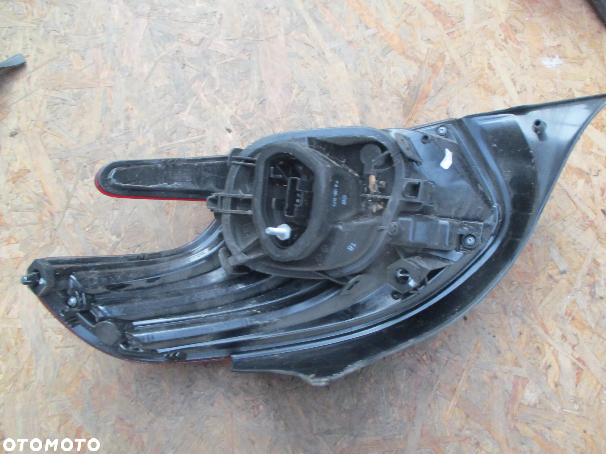 PEUGEOT 208 I 2016-2020 lift lampa tylna lewa prawa 9825601180 9825601280 - 6