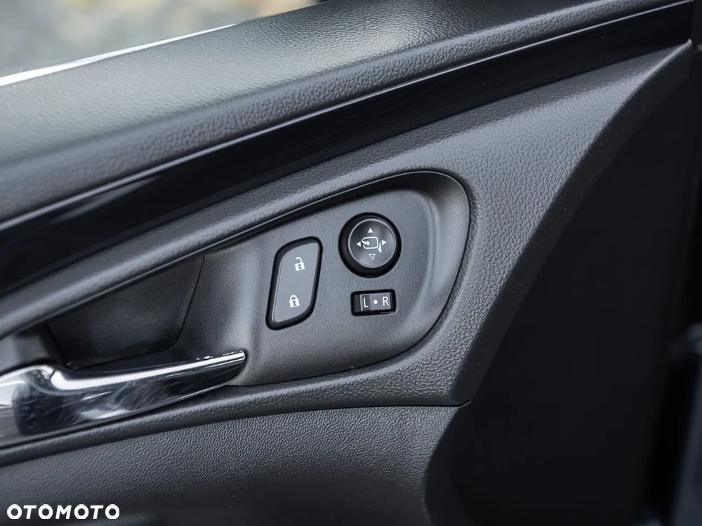 Opel Insignia - 16