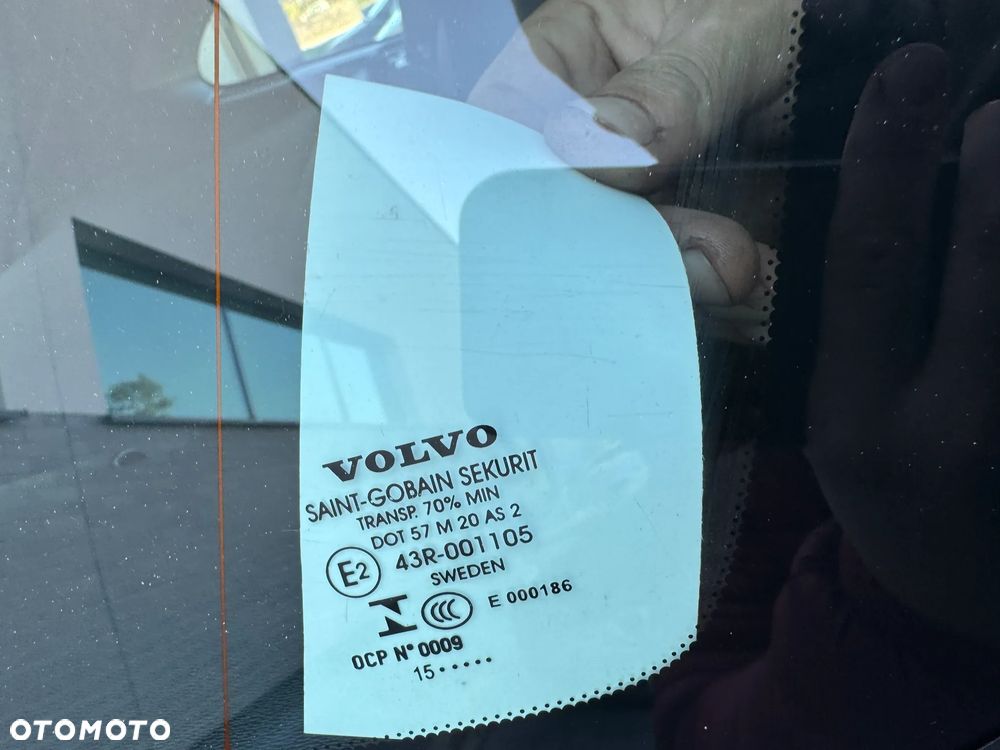 Volvo XC 60 D4 AWD R-Design Momentum - 38