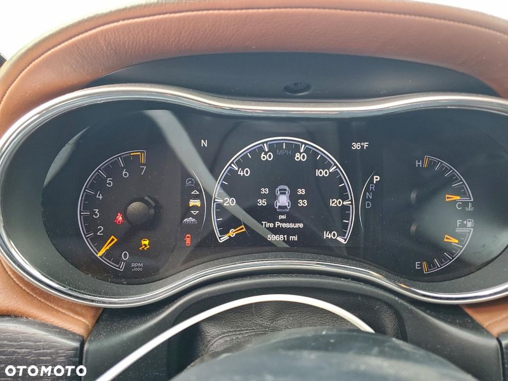 Jeep Grand Cherokee - 11