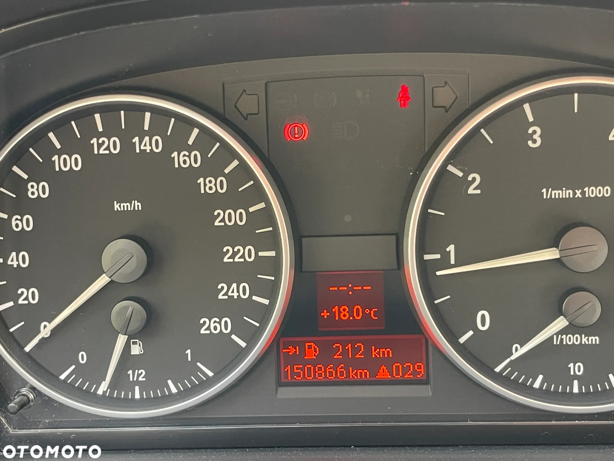BMW Seria 3 318i - 24