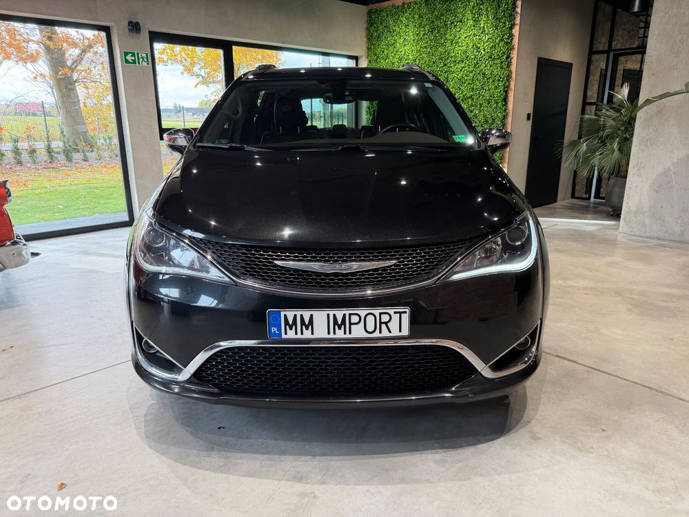 Chrysler Pacifica - 2