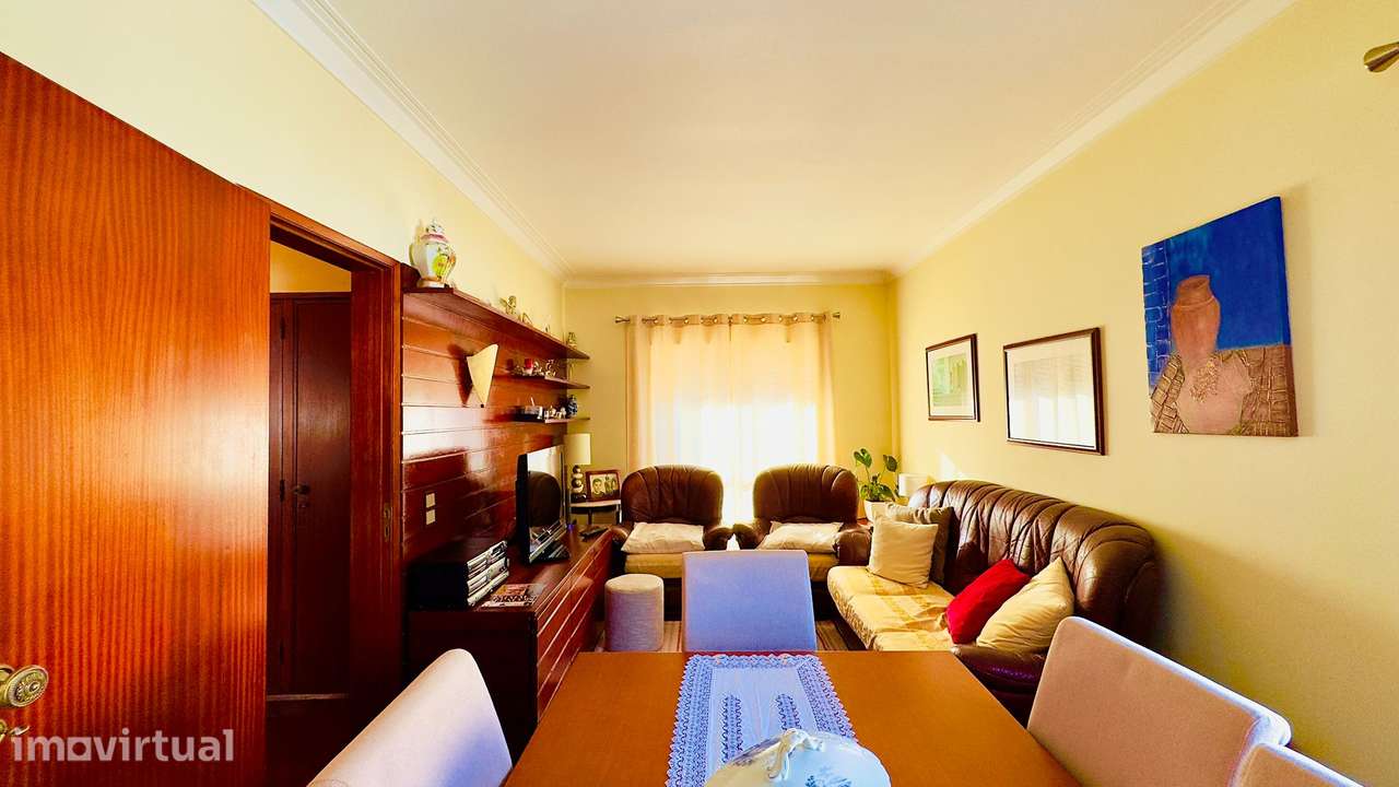 Andar de Moradia T2 | 70 m² | Varanda | Garagem | Porto Salvo - Grande imagem: 5/17