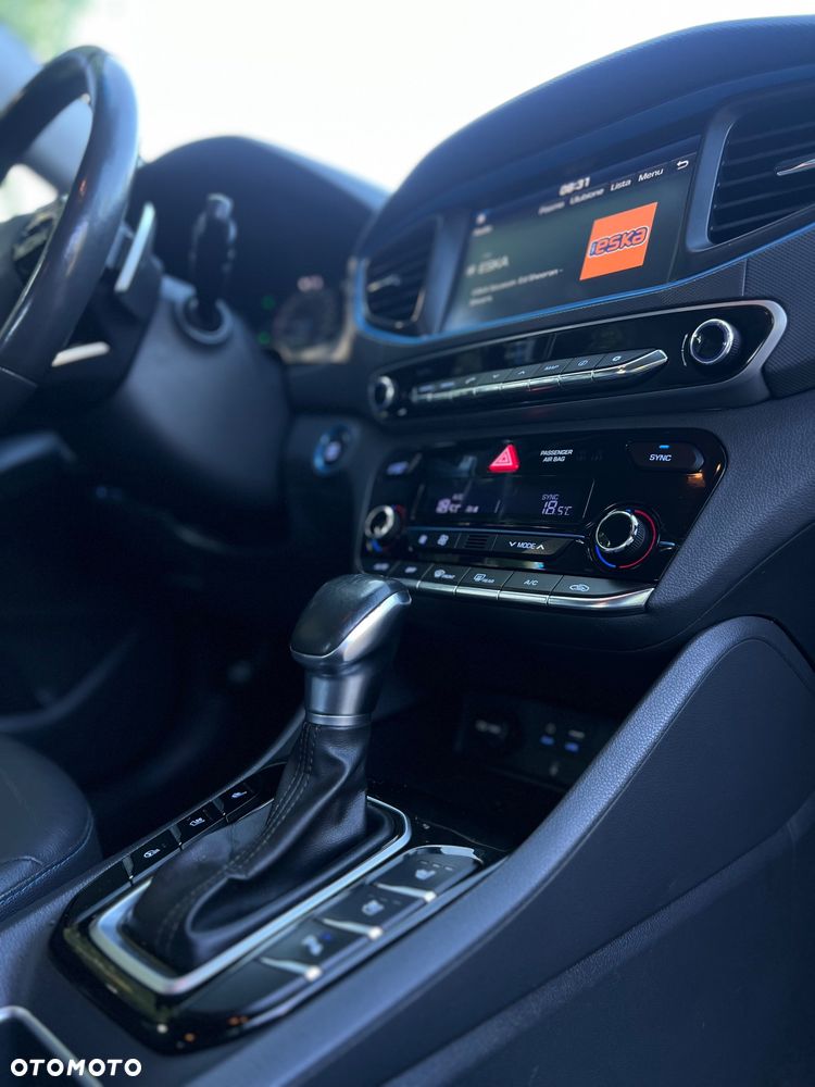Hyundai IONIQ Hybrid Premium - 32