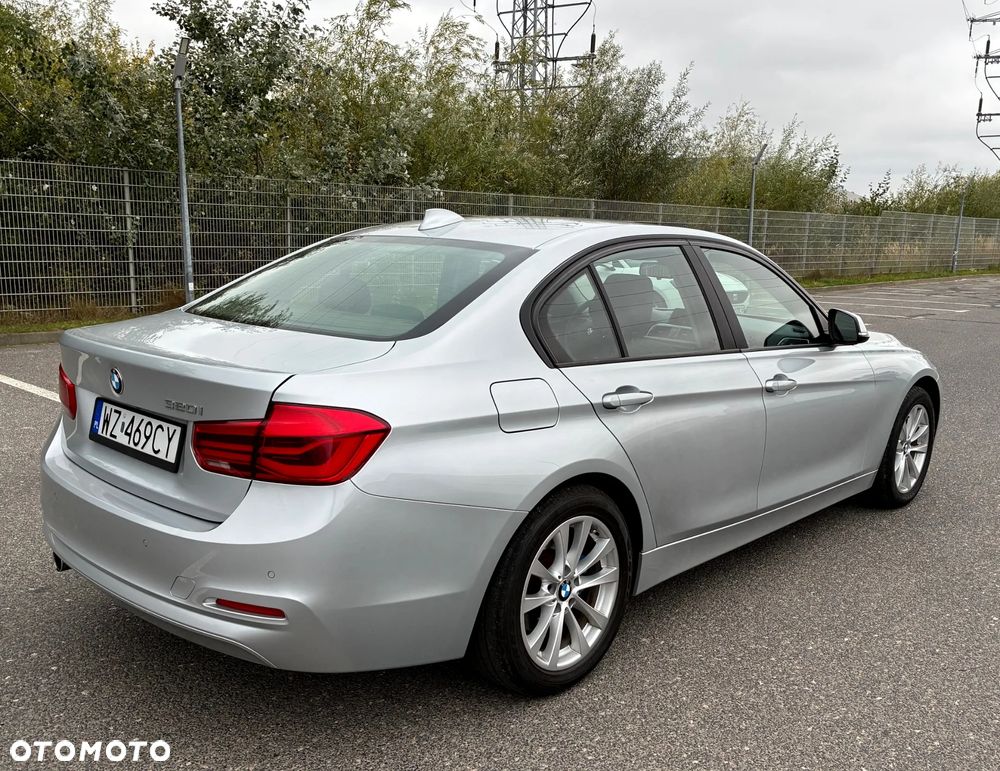 BMW Seria 3 320i Luxury Line - 8