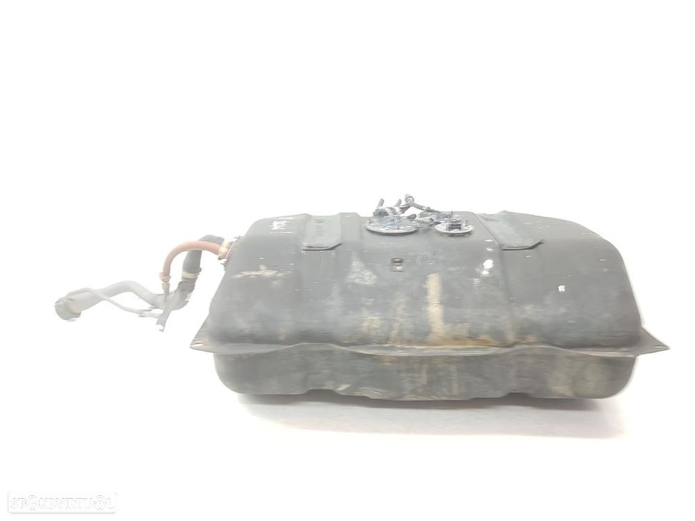 DEPÓSITO DE COMBUSTÍVEL TOYOTA LAND CRUISER J15 - 1