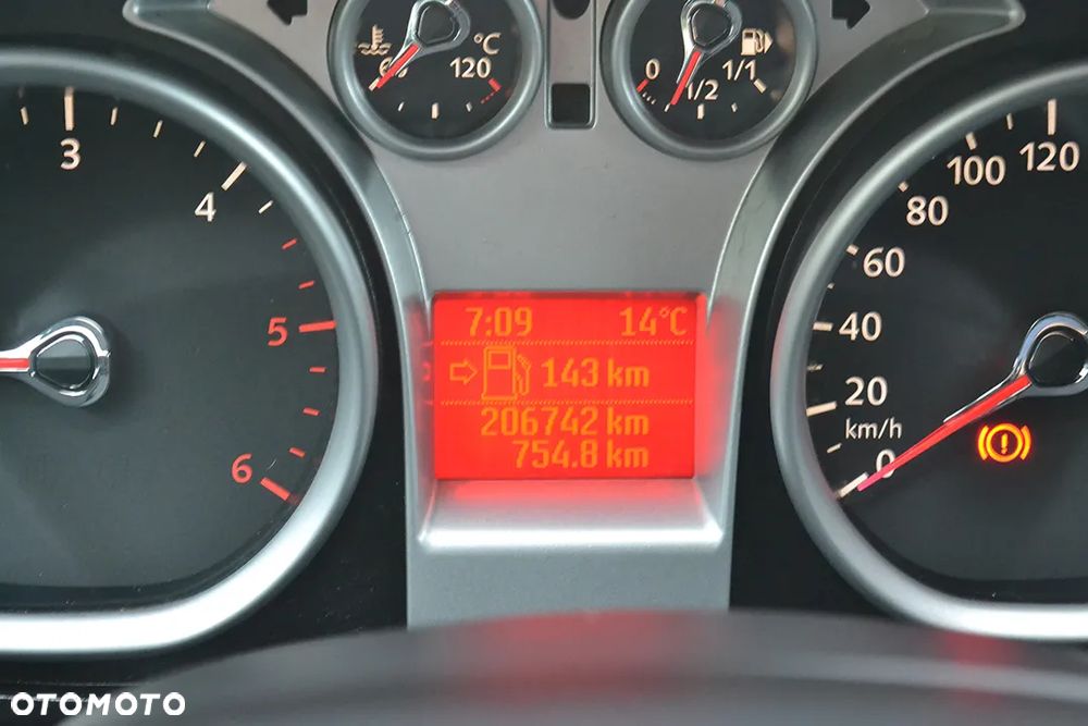Ford Kuga - 27