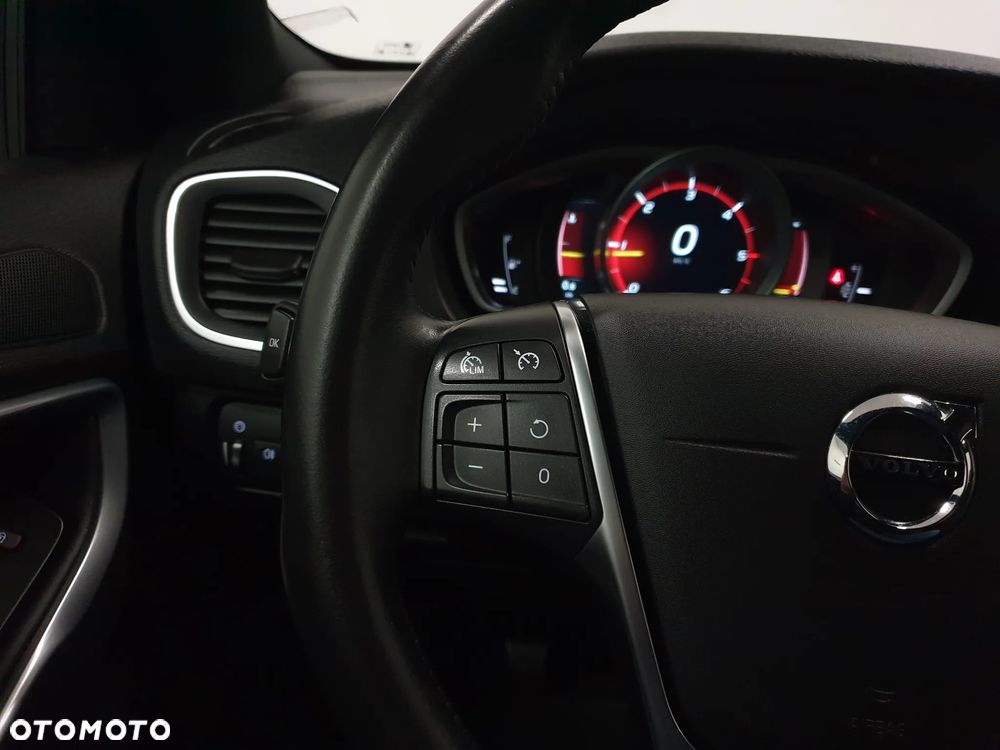 Volvo V40 D4 Inscription - 10