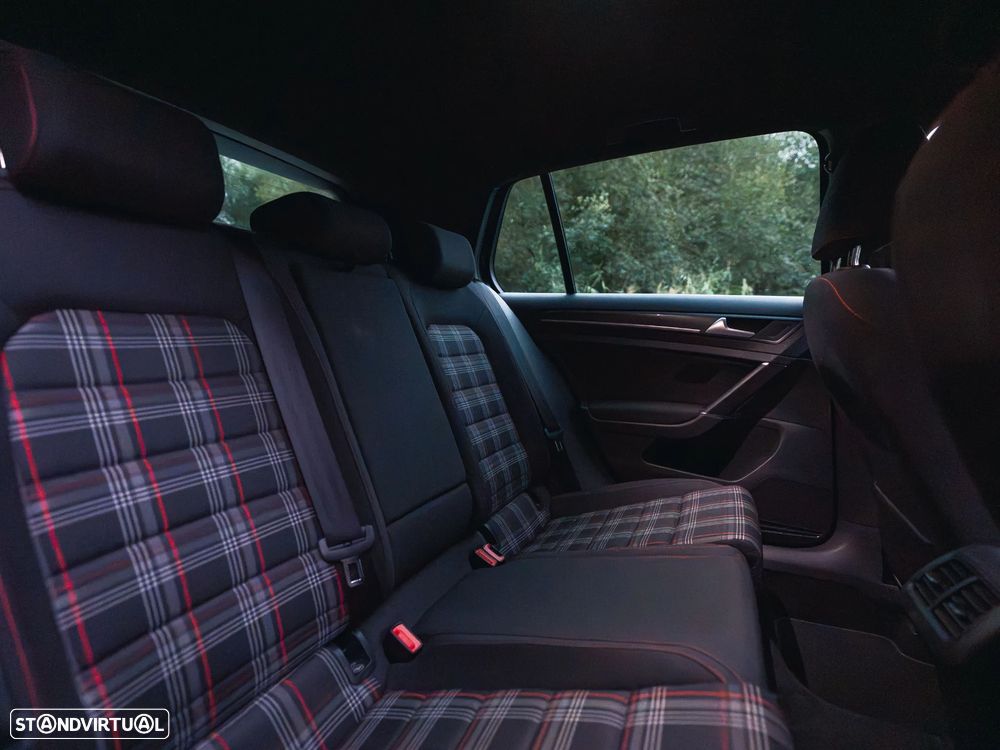 VW Golf GTI (BlueMotion ) DSG - 38