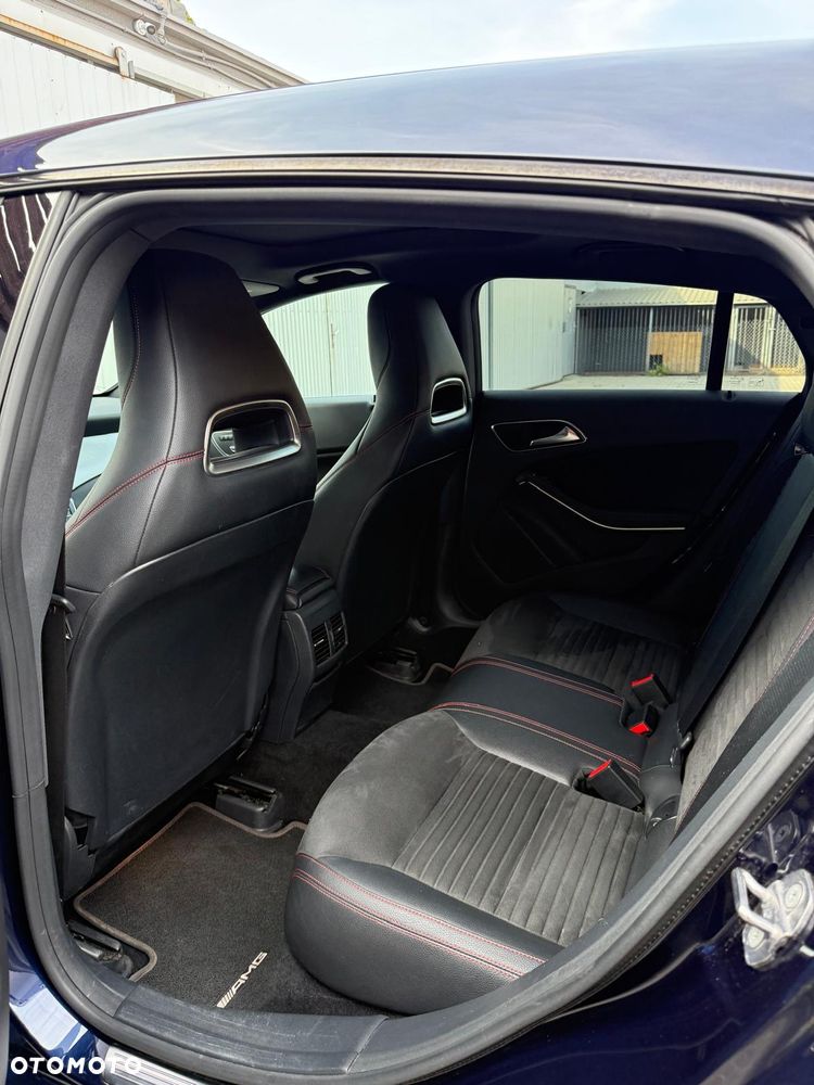 Mercedes-Benz CLA 220 4-Matic - 13