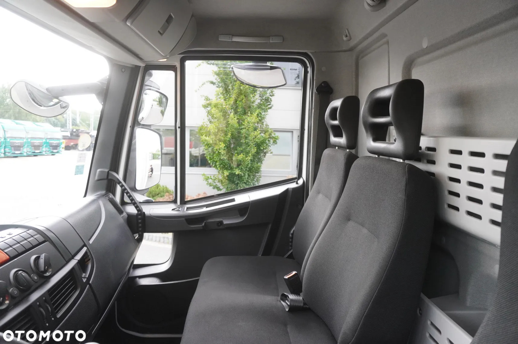 Iveco urocargo 12.210 / Kontener 18 EPAL / 130 tys. km! / Winda Dhollandia 1500 kg - 21