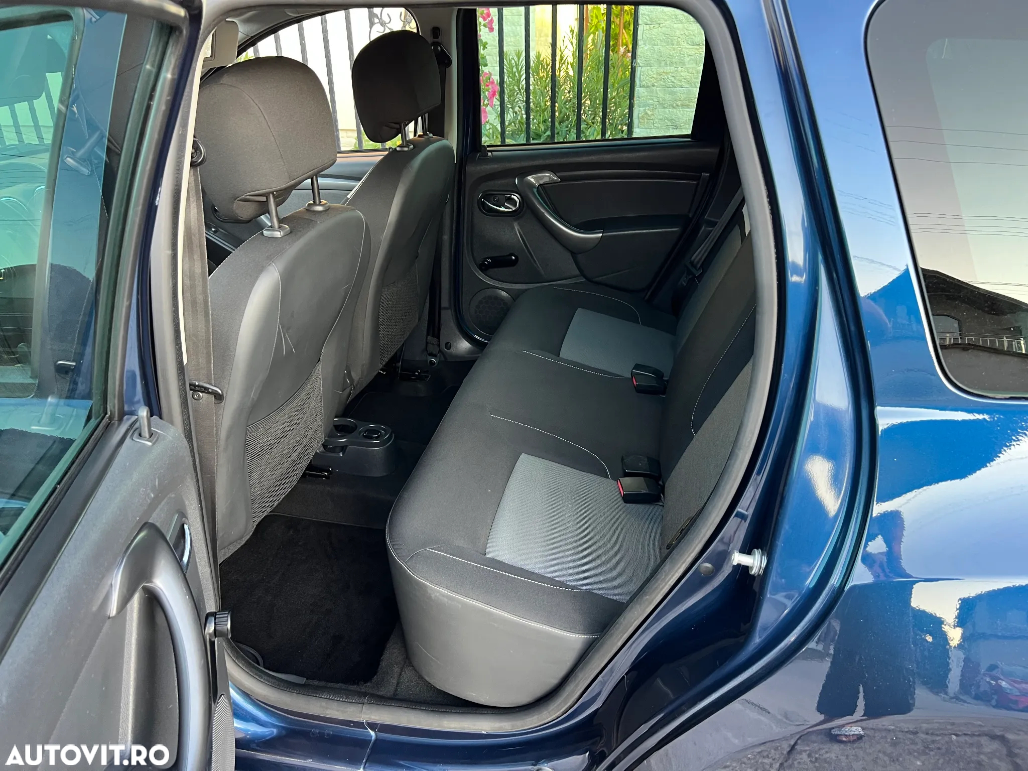 Dacia Duster 1.6 SCe Essential - 9