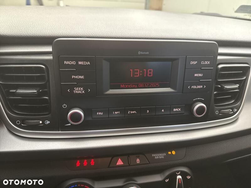 Kia Rio - 15
