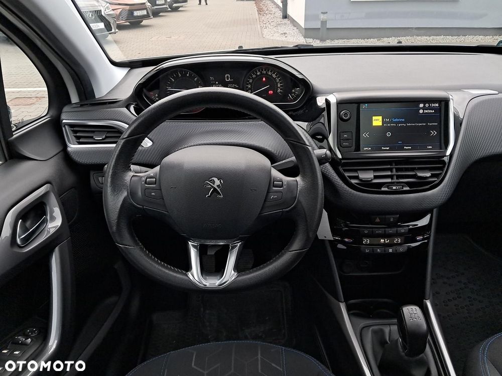 Peugeot 2008 1.2 Pure Tech Style S&S - 12