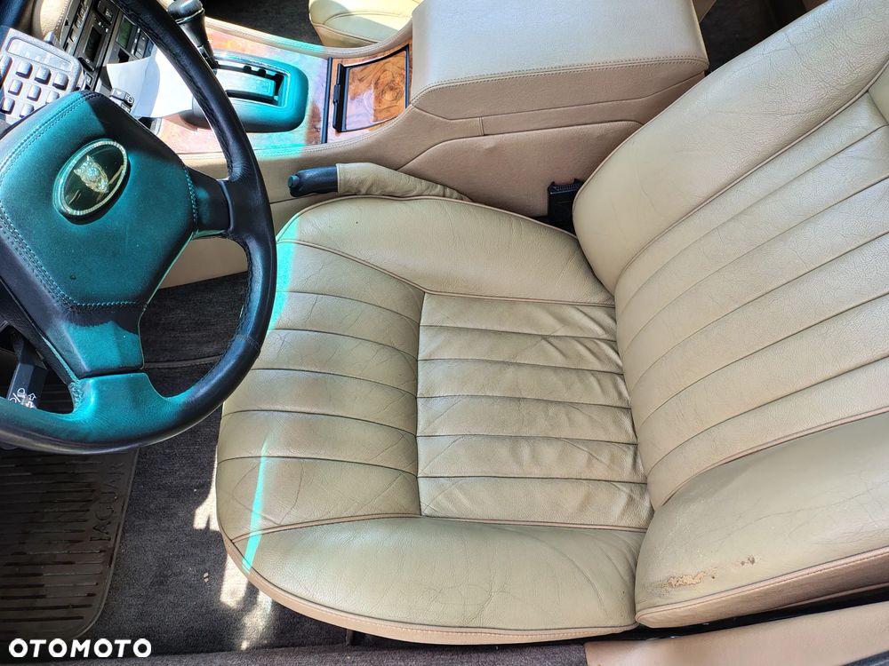 Jaguar XJ - 27