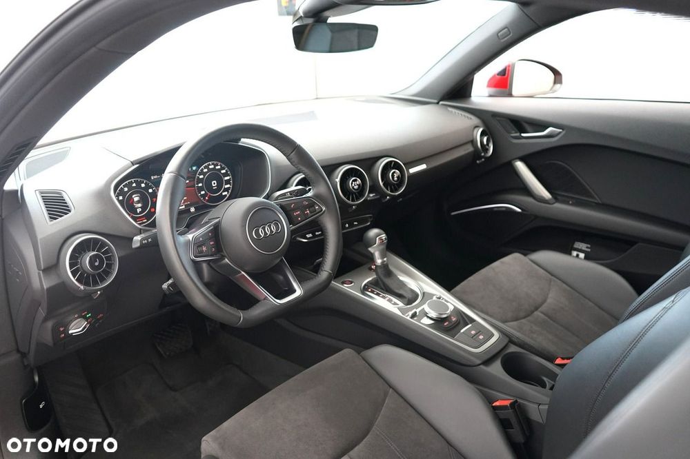 Audi TT Coupé - 16