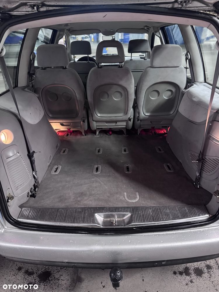 Volkswagen Sharan - 10
