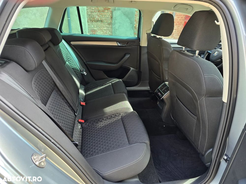 Skoda Superb 2.0 TDI DSG Style - 8