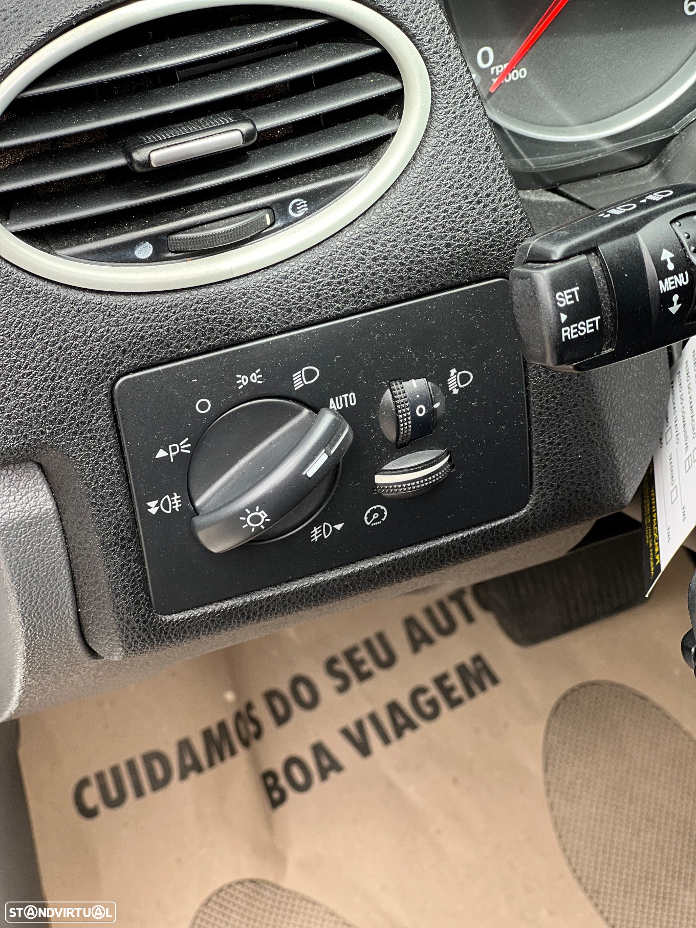Ford Focus 1.6 TDCi Ghia CVT - 13