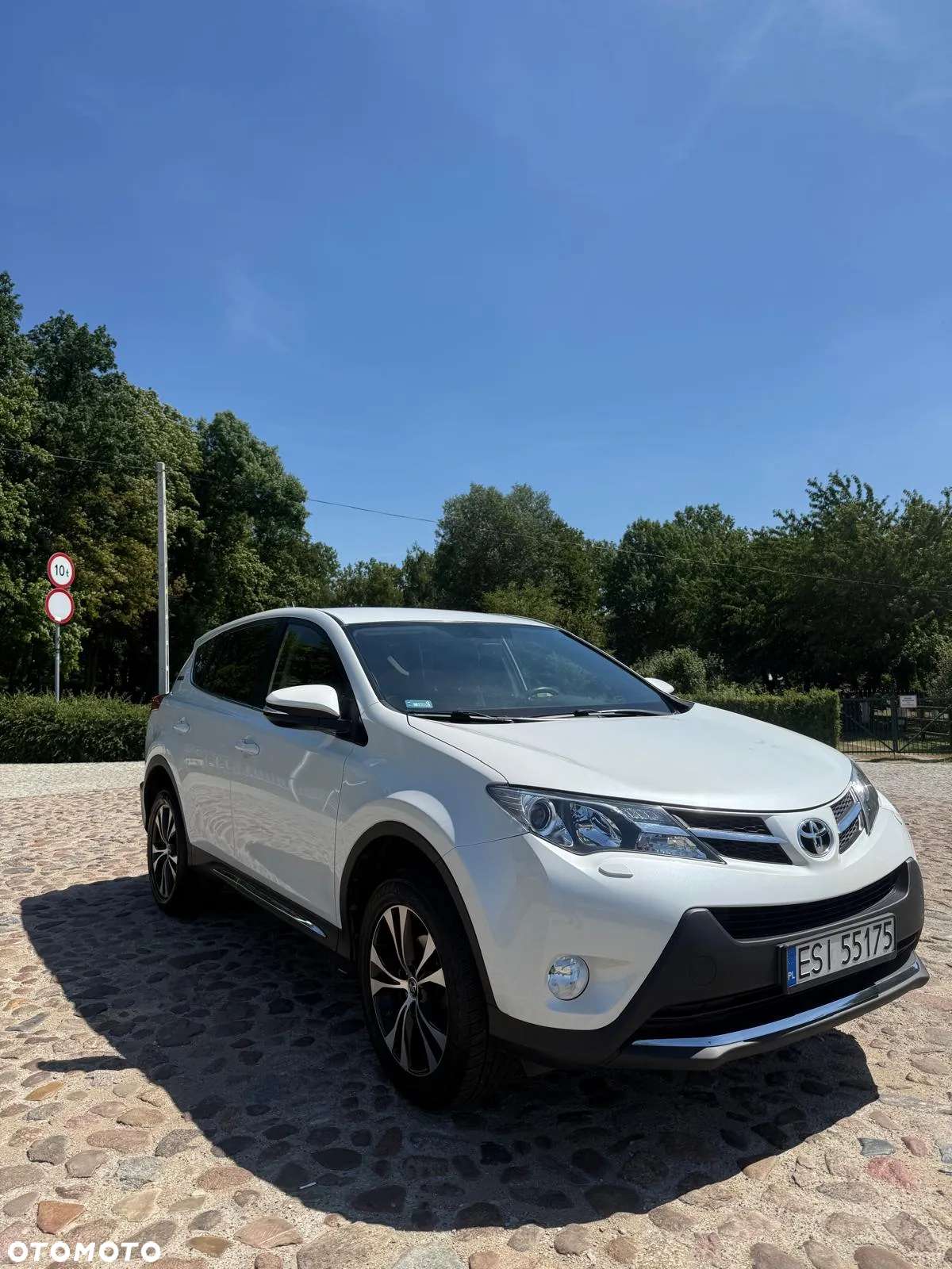 Toyota RAV4 - 6